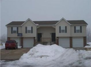 1112/1114 Wesleyan Ct, Cameron, MO 64429