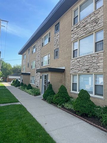 1st image of 6047 N Northwest Hwy APT 7