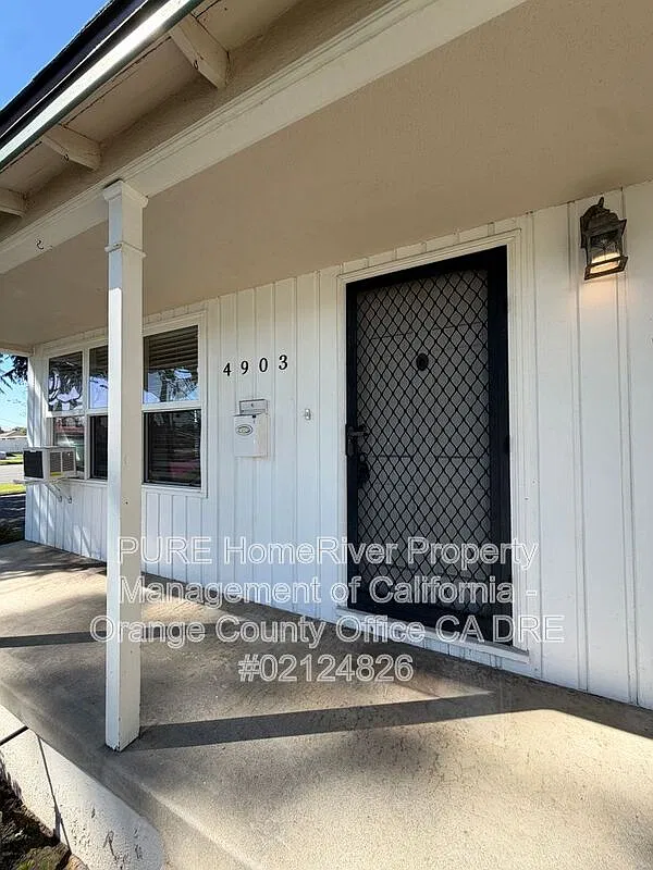 2 bed, 1.0 bath, 889 sqft, $3,350 — Photo 2
