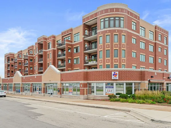 225 Main St APT 201, Roselle, IL 60172