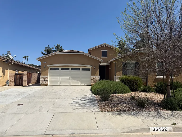 35452 Corte Los Robles — Photo 32