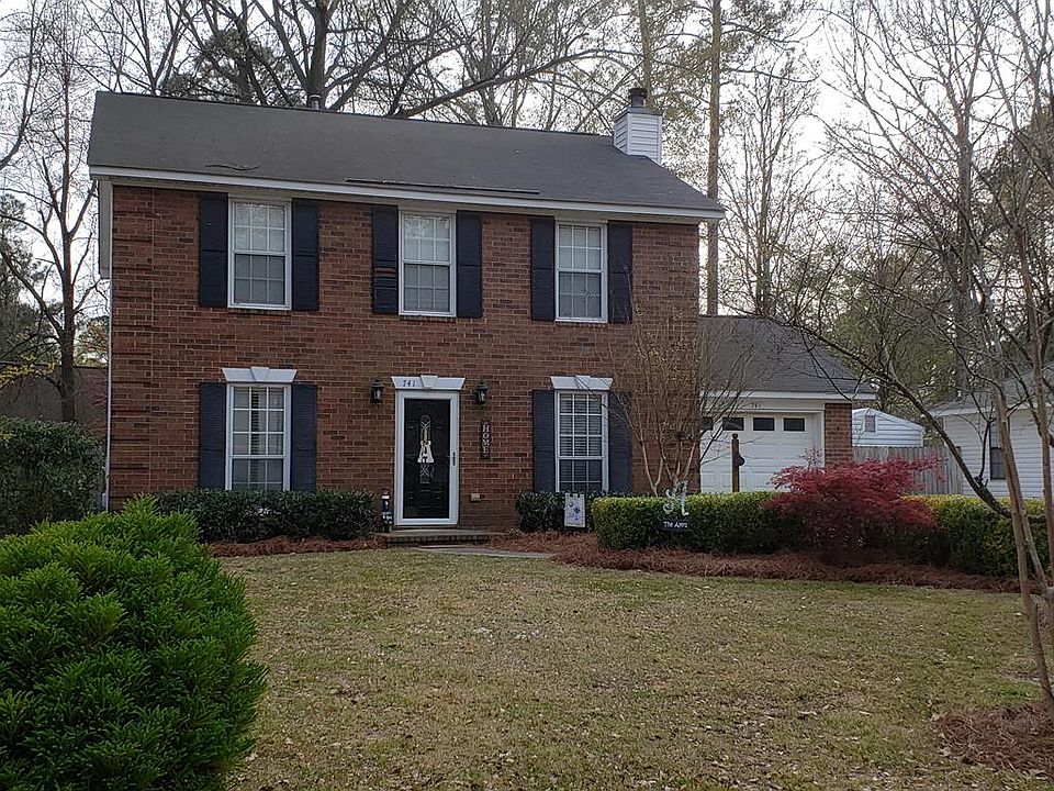 1st image of 741 Maple Dr SE