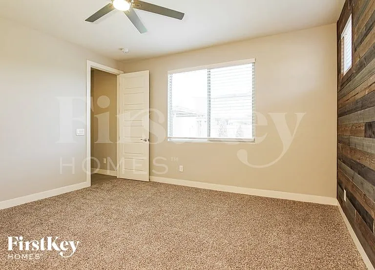 18742 W Colter St — Photo 7