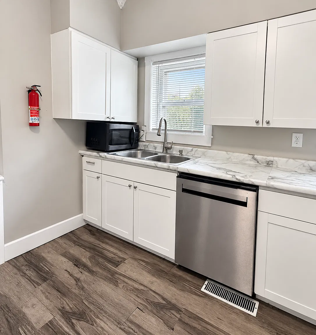 517 Mabel - 1 — Photo 1