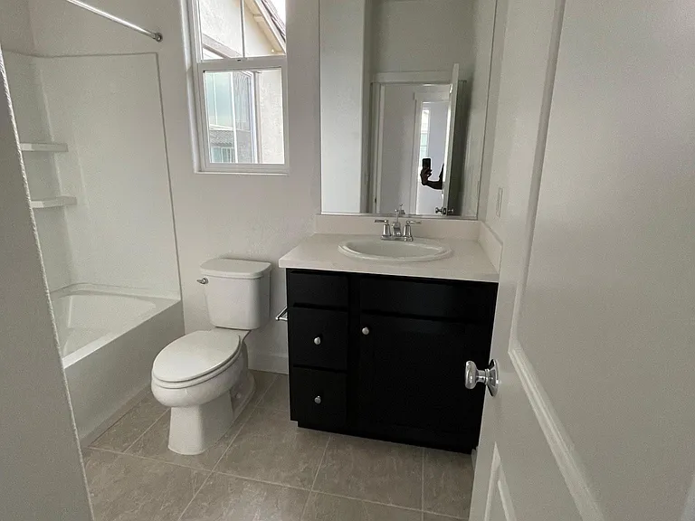 278 E Lawson Ave — Photo 8