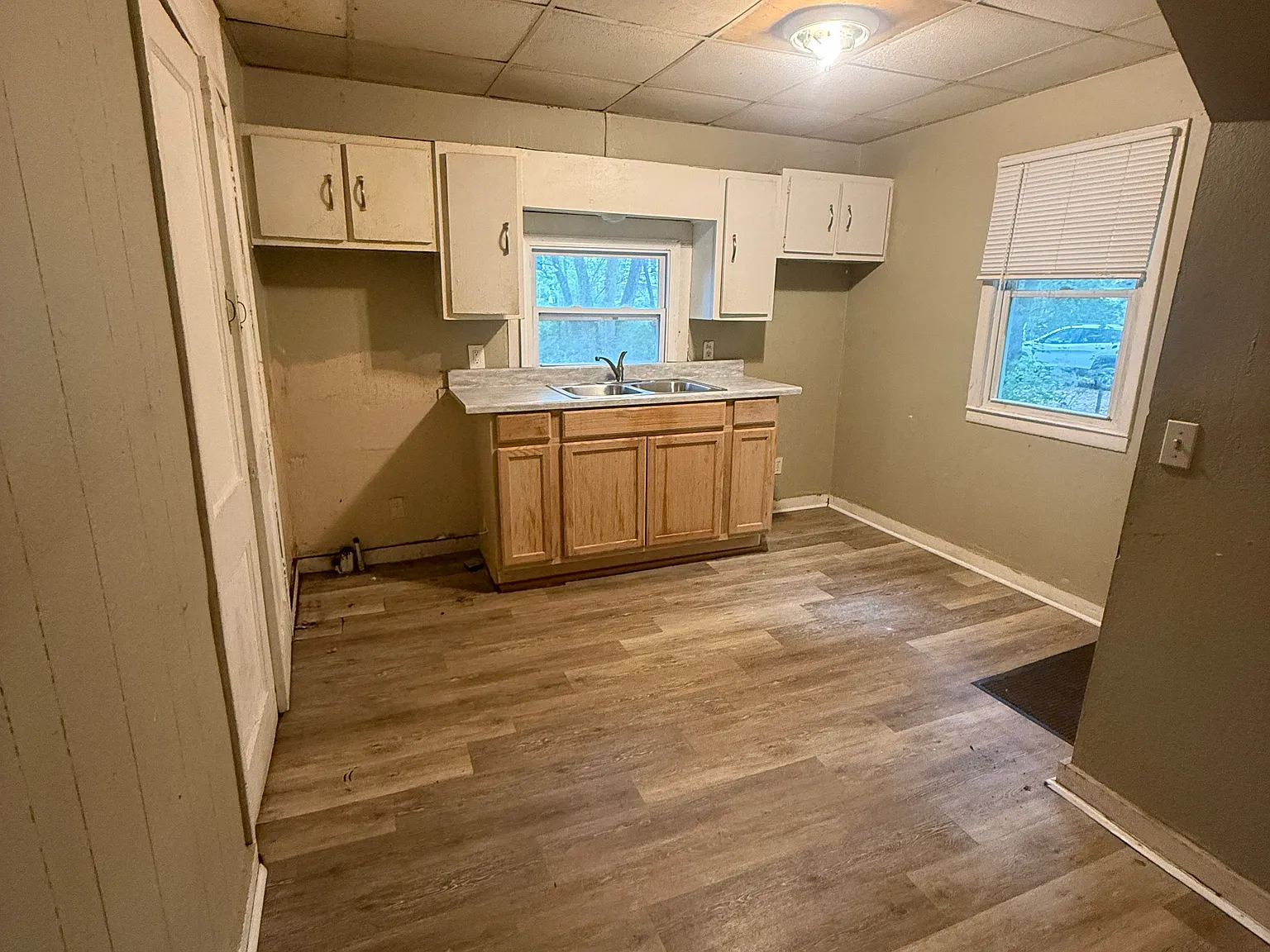 3 bed, 900 sqft, $1,050 — Photo 3