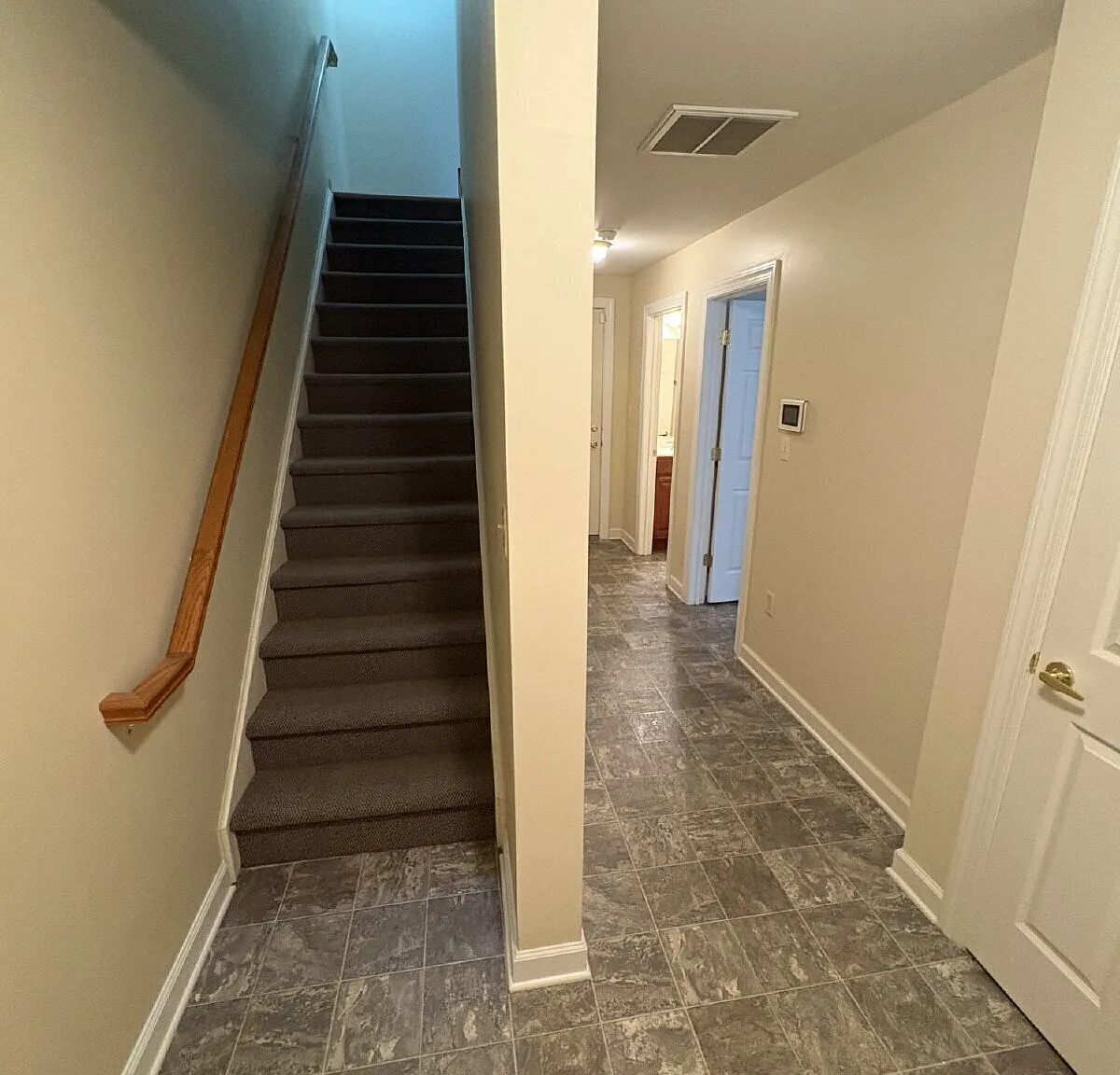 "Spacious 4-Bedroom Retreat with 3.5 Baths in Charming Woodstock, VA!" — Photo 2