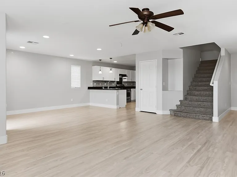 8910 Marble Light Ave — Photo 7