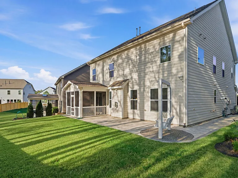 721 Vine Pond Ct — Photo 48