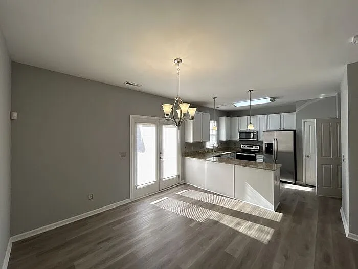 1301 Rising Oak Dr — Photo 5