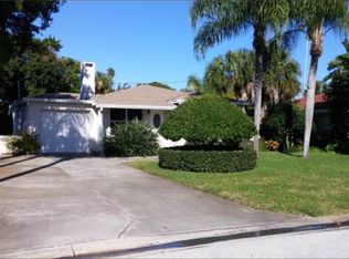 109 4th St, Belleair Beach, FL 33786