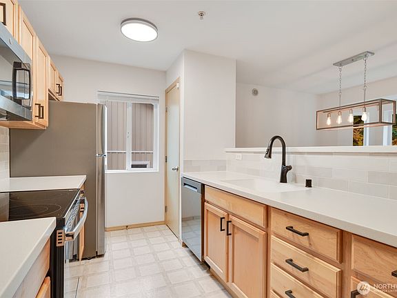 2nd image of 805 Harrington Place SE #3143