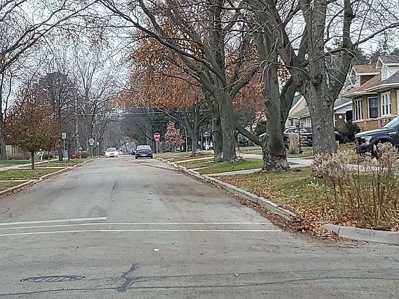 4th image of 1584 E Forest Ave