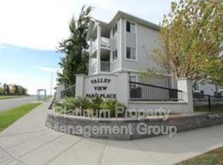 6305 Valleyview Park SE, Calgary, AB T2B 3R6