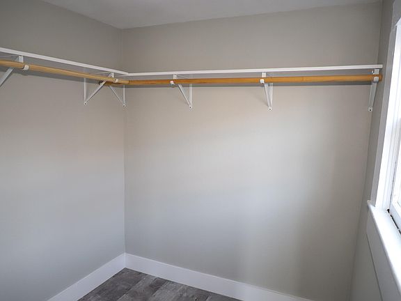 4th image of 115 Oelkers St