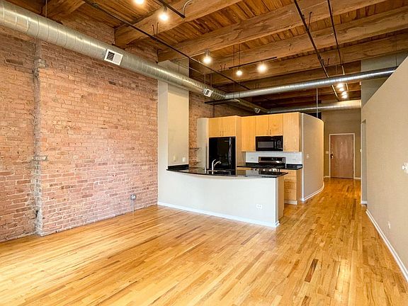 4th image of 1243 S Wabash Ave APT 305