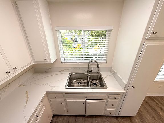 4th image of 3051 Meade Ave APT 17