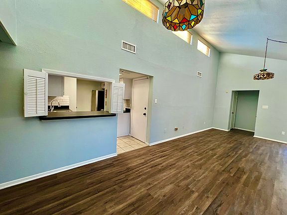 3rd image of 5012 Burlingame Dr