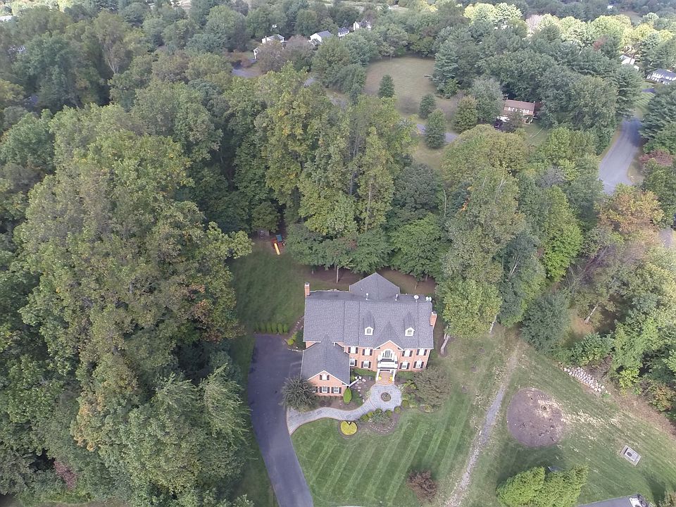 1st image of 1488 Lily Loch Way