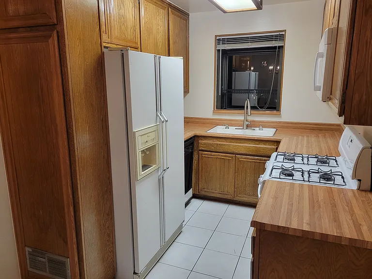 27948 Tyler Ln #436 — Photo 7