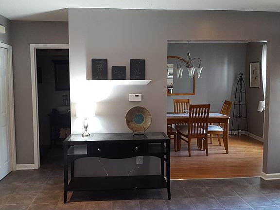 Dining area & 1/2 Bath