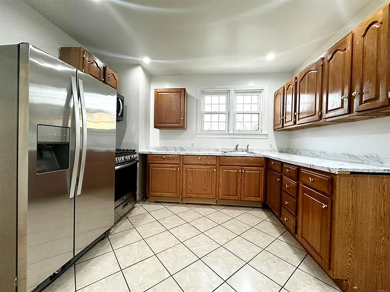 339 Thompson St #1 — Photo 13
