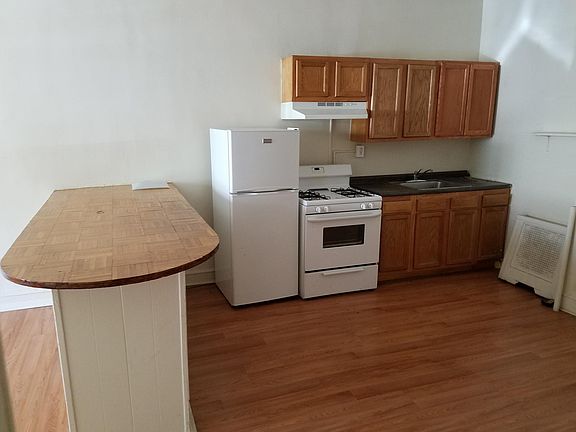 2nd image of 1907 S 5th St Floor 1