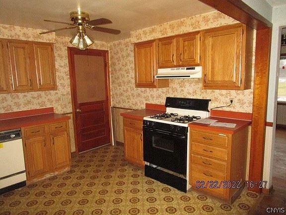 5th image of 111 Manor Dr