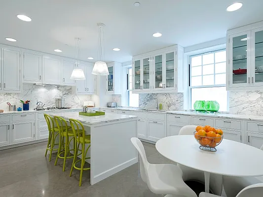 Sold by Sotheby's International Realty | media 14