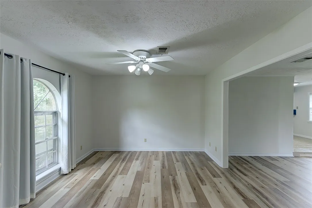 3 bed, 1662 sqft, $1,975 — Photo 3