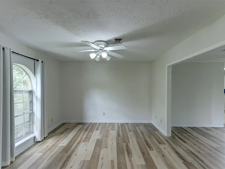 3503 Old Oaks Dr — Photo 3