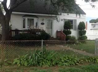 403 Ferndale Ct, Copiague, NY 11726