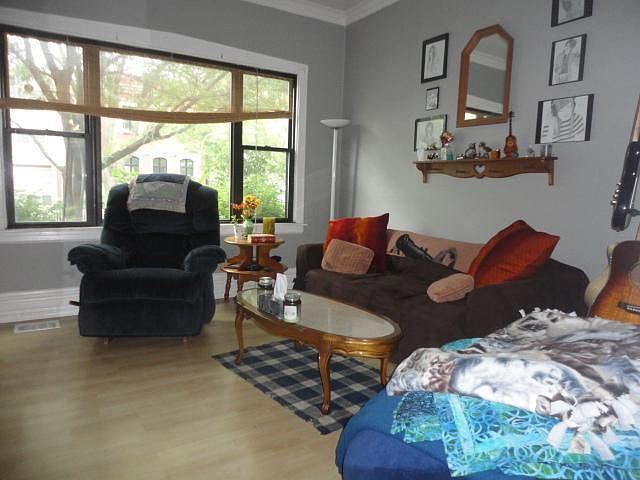 1st image of 3262 N Lakewood Ave #2