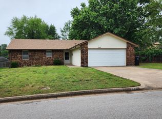 137 W Jefferson St S, Broken Arrow, OK 74011