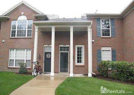 2nd image of 19209 Chesapeake Cir #1