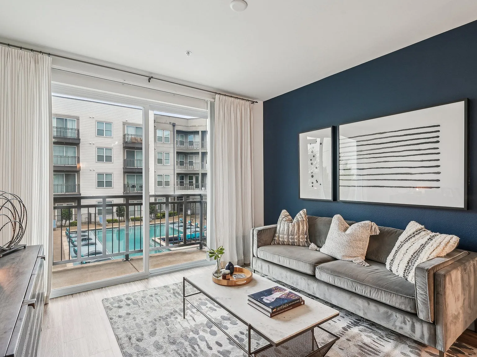 Lux on Main — Photo 4
