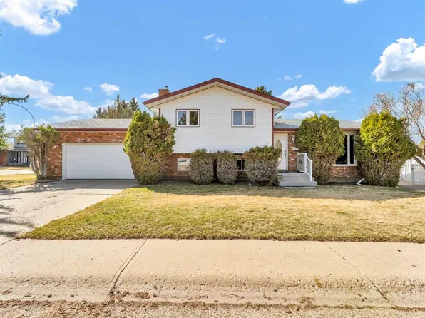 31 W Rossdale Way SE, Medicine Hat, AB T1B 1X5