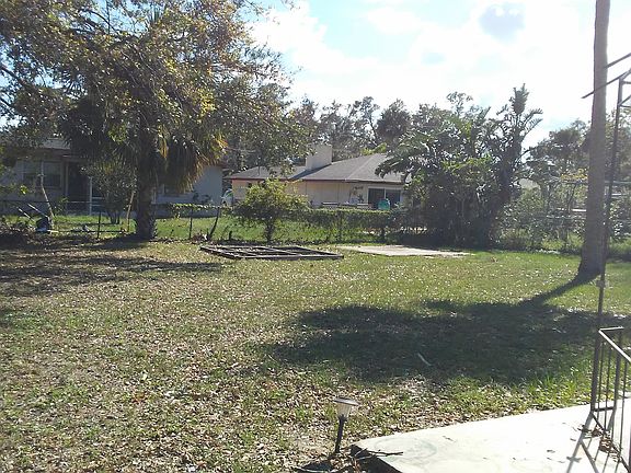 SPACIOUS BACK YARD