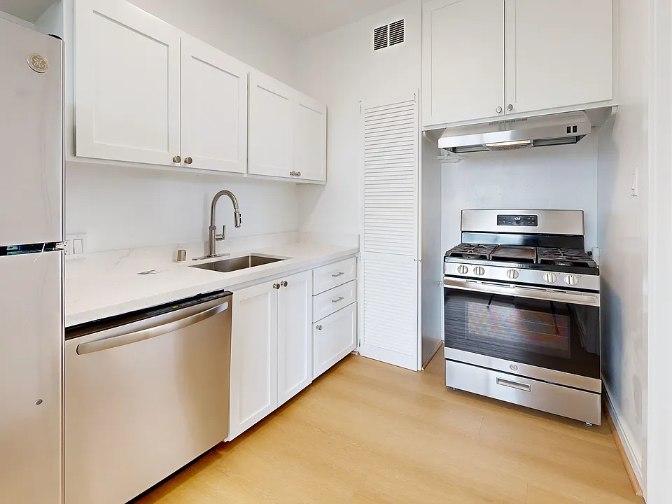 1536 Great Hwy #32