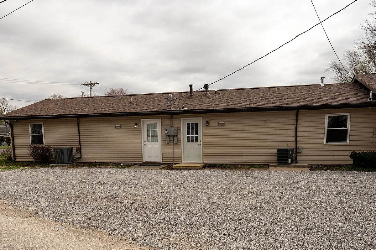 Building Photo - 815 N Main St