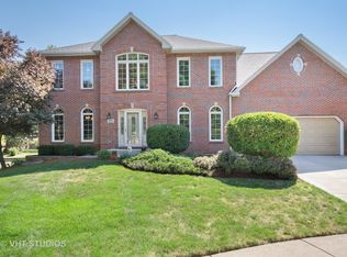 175 Macintosh Ct, Glen Ellyn, IL 60137
