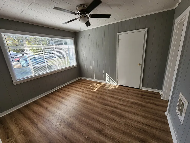 349 Hickory Hts #B — Photo 6