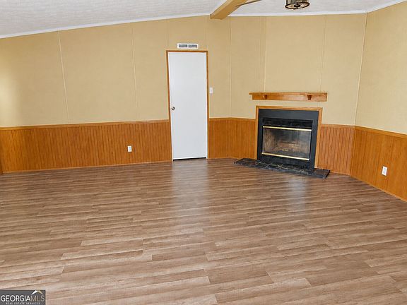 2nd image of 8 Oakmont Dr