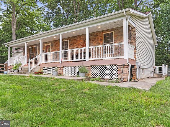 2nd image of 160 Shady Oak Ln