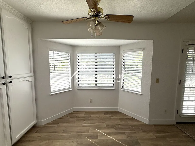 9378 Rolling Glen Ct — Photo 8
