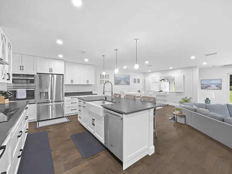 17235 Bay St — Photo 12
