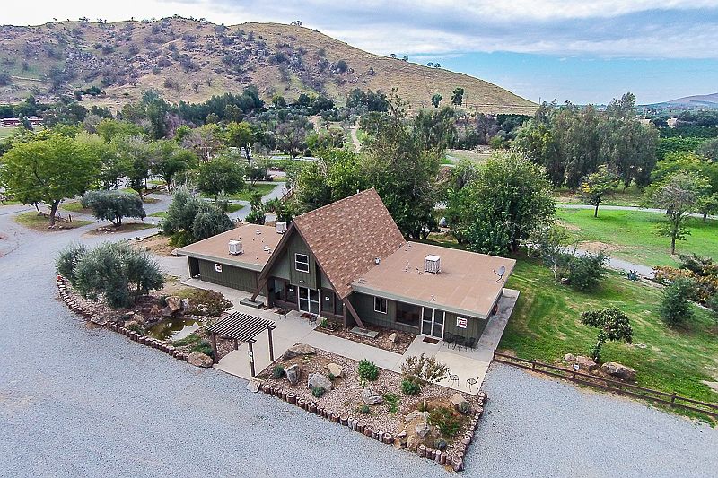 1st image of 32074 Sierra Dr