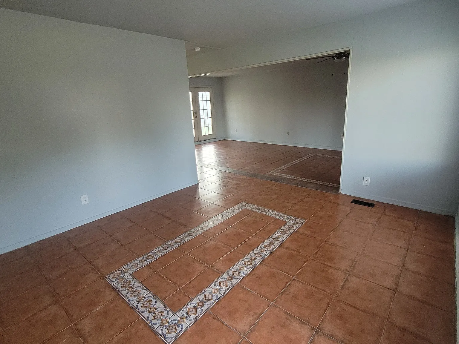 3 bed, 925 sqft, $1,500 — Photo 4