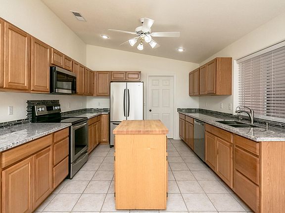 5th image of 2950 Arabian Dr