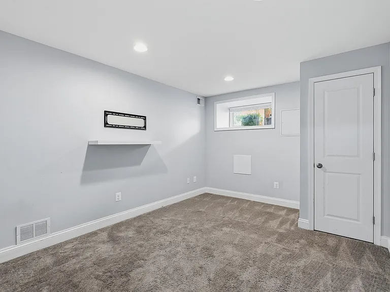 412 S East Ave — Photo 29